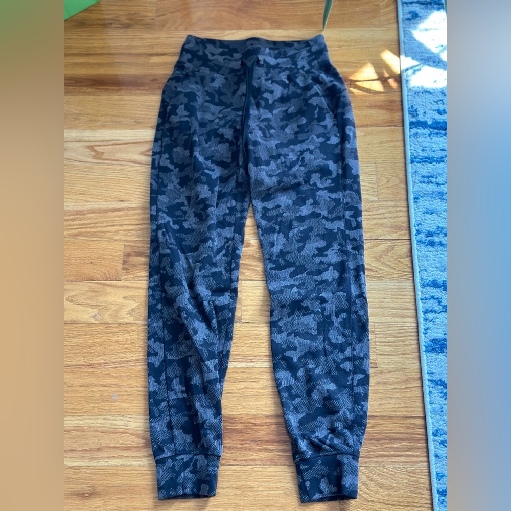 Lululemon Ready to Rulu Jogger